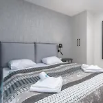 Sun Towers Lux By Renters Prestige