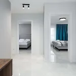 Sun Towers Lux By Renters Prestige