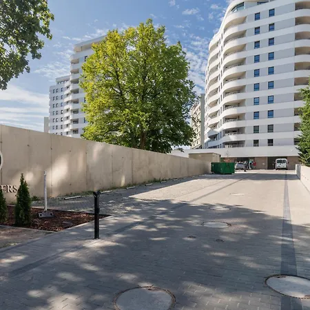 Sun Towers Lux By Renters Prestige Apartman