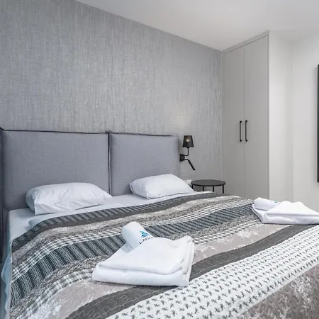 Sun Towers Lux By Renters Prestige