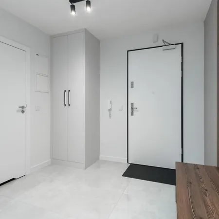 Sun Towers Lux By Renters Prestige